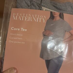 NWT Destination Maternity SS Gray Ribbed Core Pocket Tee Curved Hem One Pocket